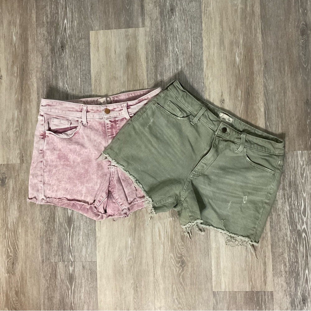 Bundle of 2- Universal Thread shorts size 10/30 EUC